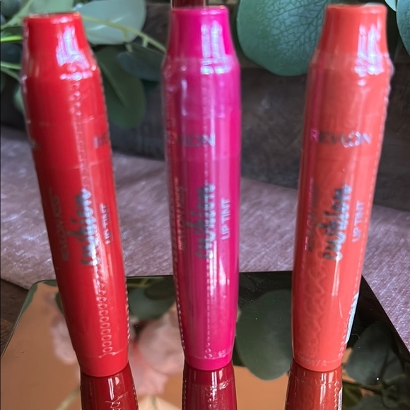 Revlon Kiss Cushion Lip Tint Trio - Picture 6 of 6